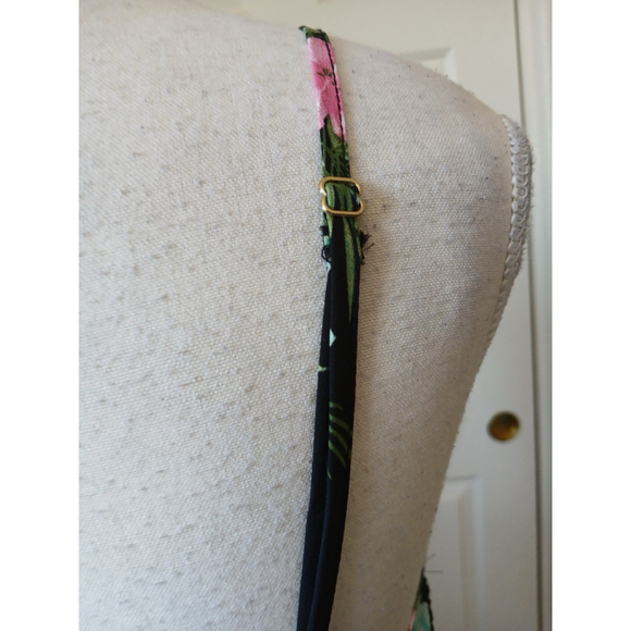 Madden NYC Crochet Black Size Medium Crop Top Tie Floral Boho Festival Chic - Picture 4 of 10